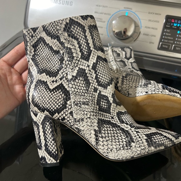 Snakeskin Patterned Ankle Boots - Picture 2 of 6